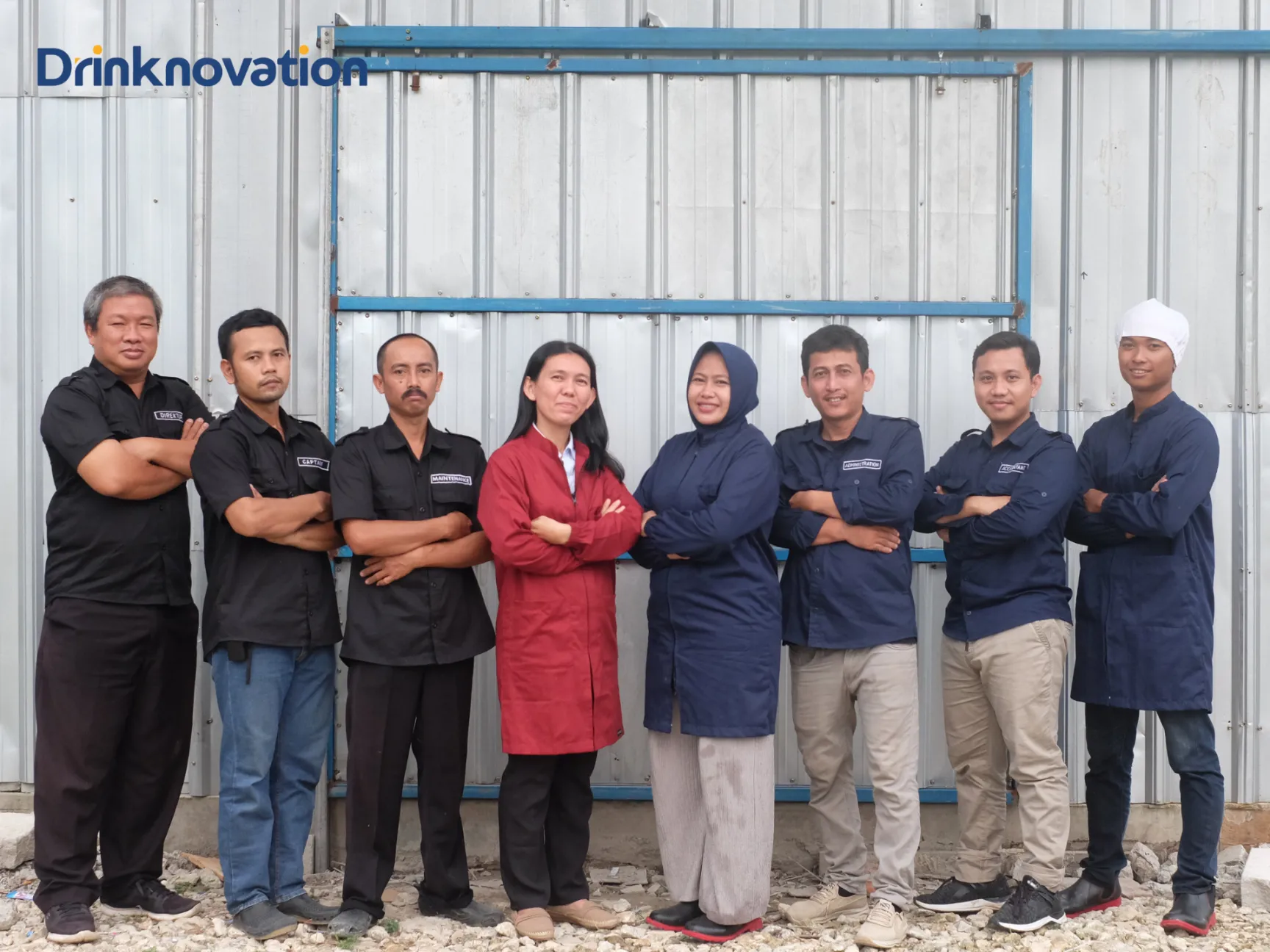 Tim produksi atau fasilitas pabrik Drinknovation yang profesional dan modern.