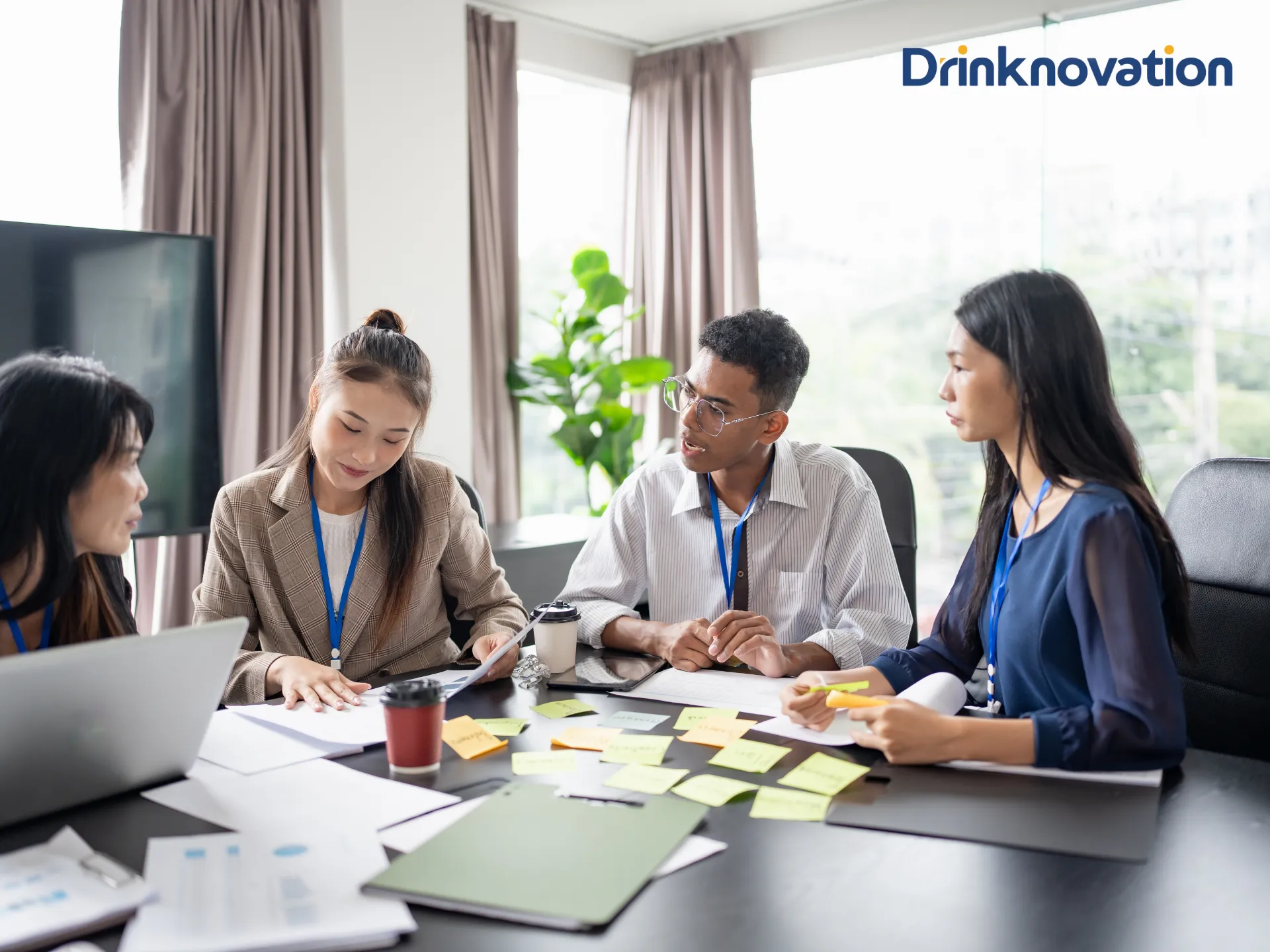 Tim R&D Drinknovation sedang melakukan konsultasi konsep produk