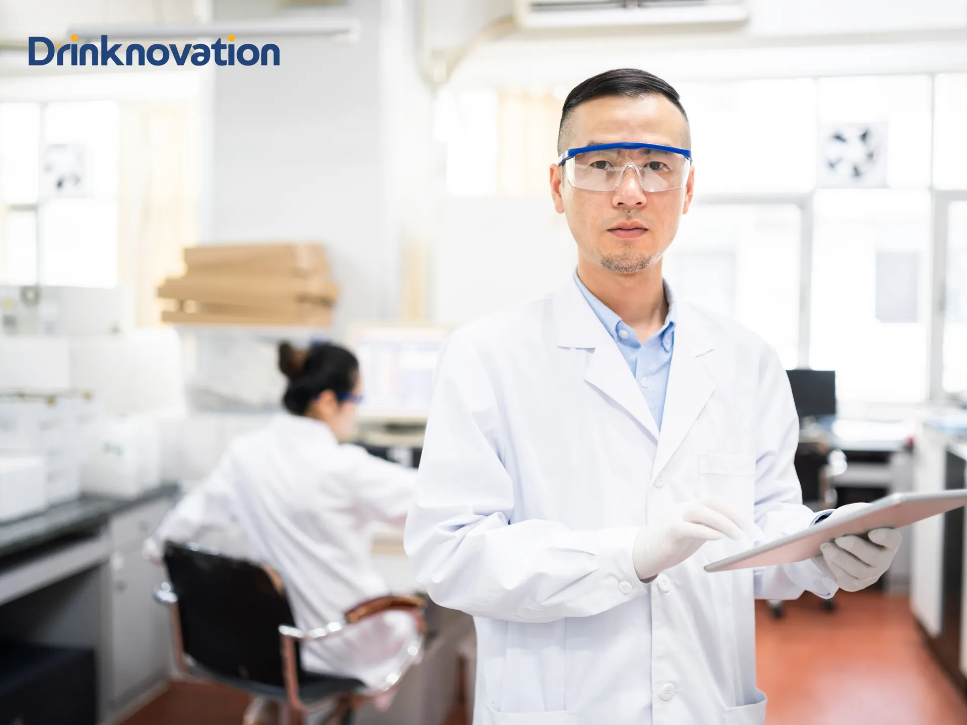 Peralatan laboratorium modern untuk uji logam berat pada produk minuman